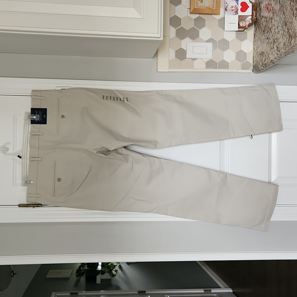 Gap Straight Fit khaki pants - Picture 5 of 8